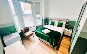 London 43 Ensuite Room Look Like Hotel Top Locations